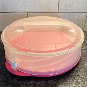 EXPANDING Tupperware Pink Round Cake Holder.  LOOKS NEW  12”